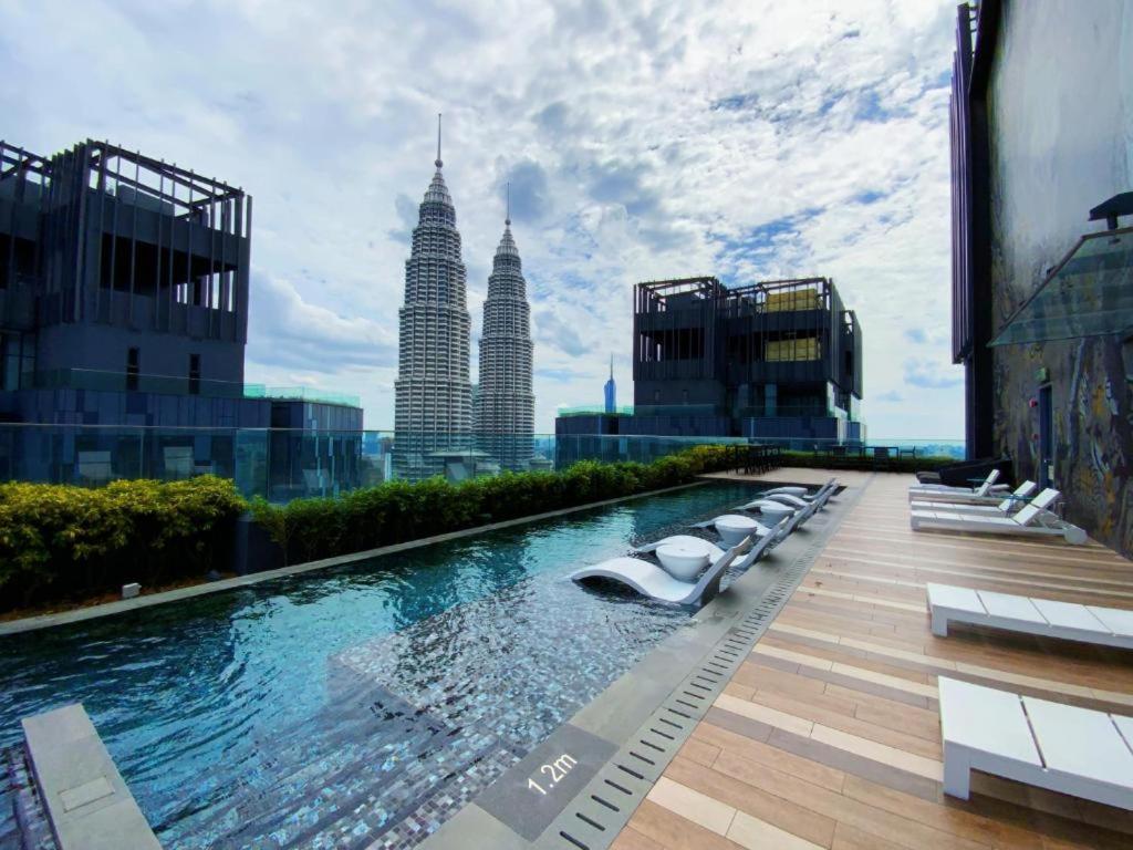 Star Holiday Sky Pool Klcc Kuala Lumpur Bagian luar foto