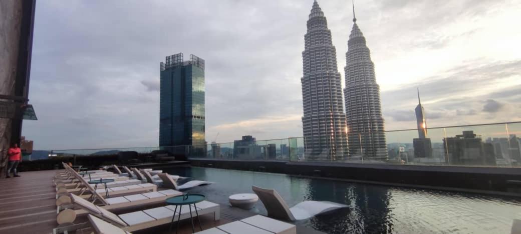 Star Holiday Sky Pool Klcc Kuala Lumpur Bagian luar foto