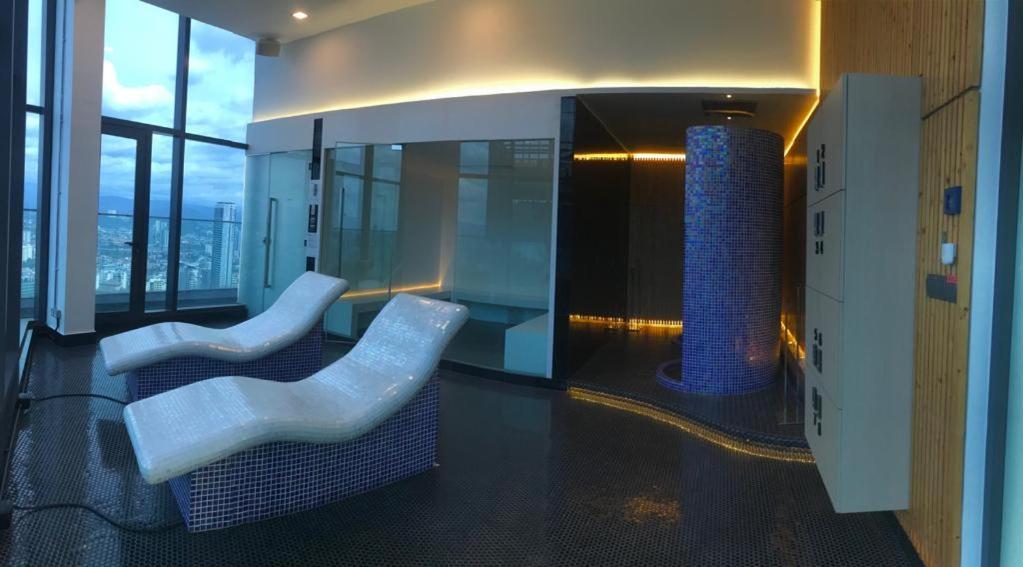 Star Holiday Sky Pool Klcc Kuala Lumpur Bagian luar foto